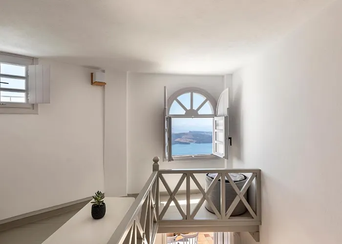 Calderas Hug & Panoramic Sea View - 3 Lux Imerovígli